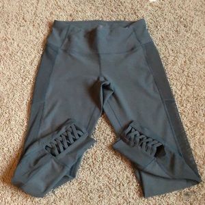 NWOT 90 Degree Cropped olive tights XS